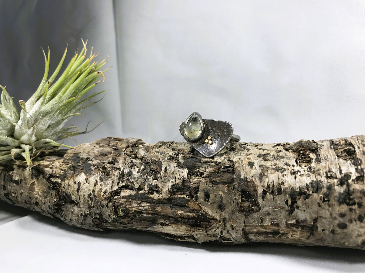 Silver Kalanchoe ring with Prehnite